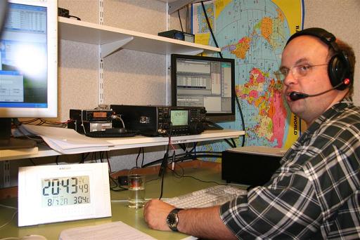 ON5MF operating the UBA-KTK club station during some contest